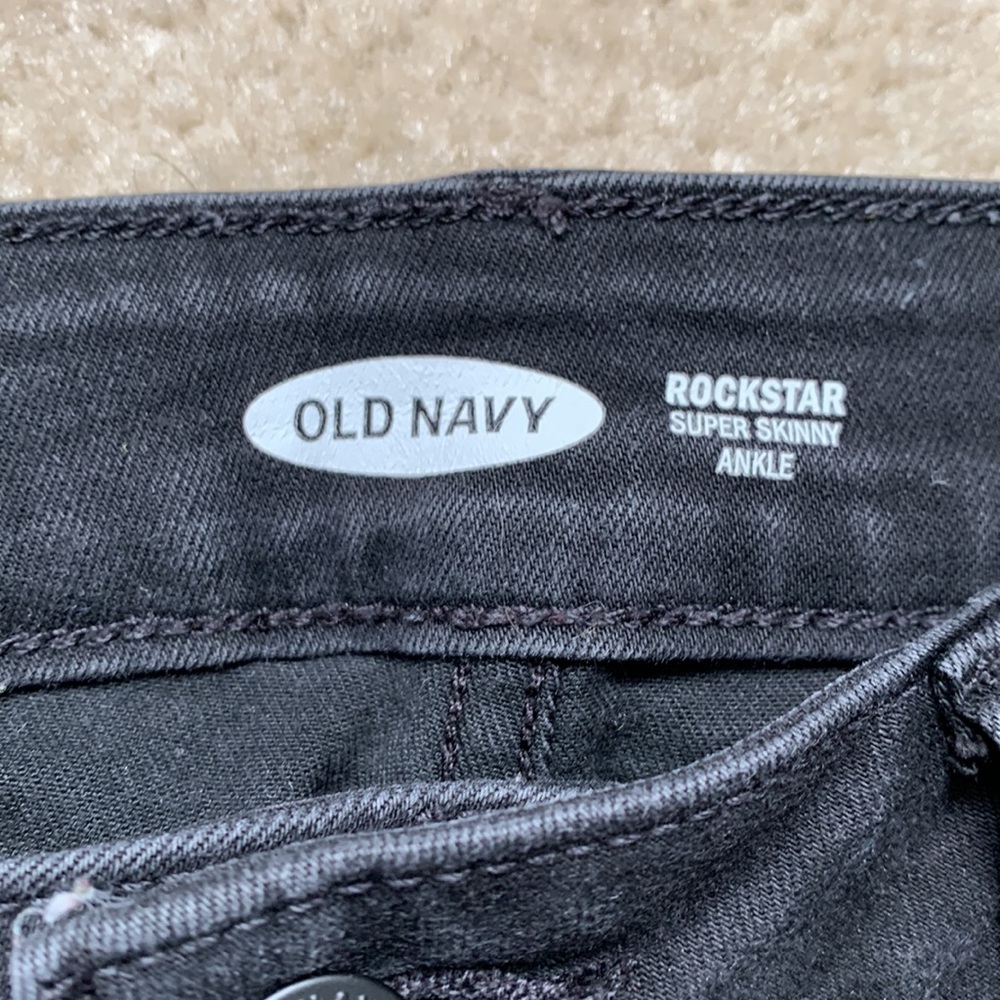 Old Navy size 8 Mid-Rise Rockstar Distressed Super Skinny Black Ankle Jeggings - Picture 7 of 10